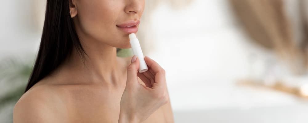 Lèvres sèches : pourquoi, causes et astuces - Dermophil