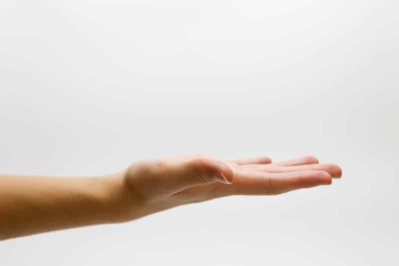 Mains - Combien de temps peut-on utiliser une crème mains ? - Dermophil